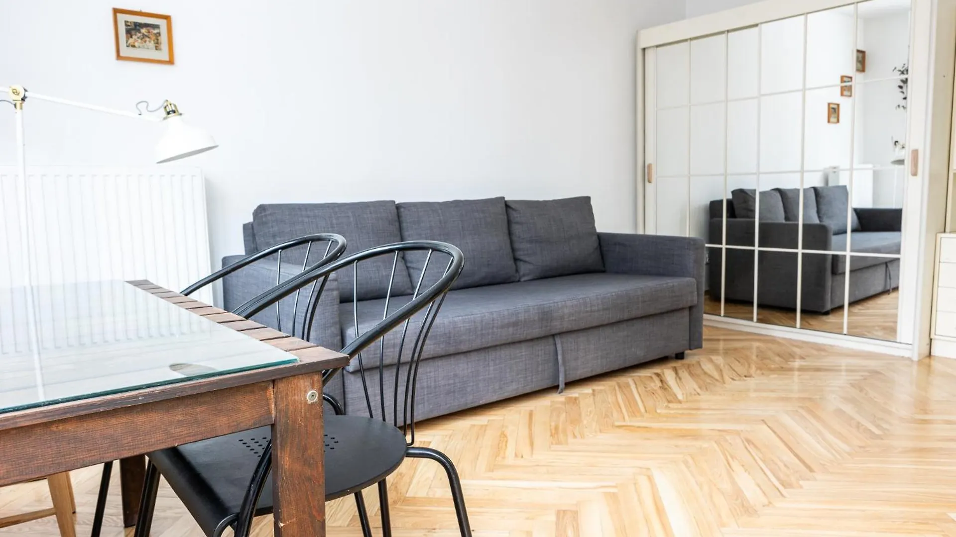 Book A Book - Apartment In The City Center Warsaw
