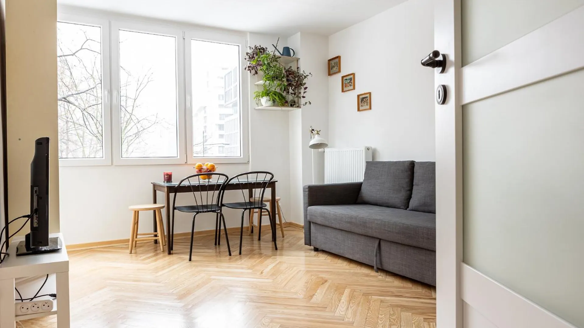 Book A Book - Apartment In The City Center Warsaw Poland